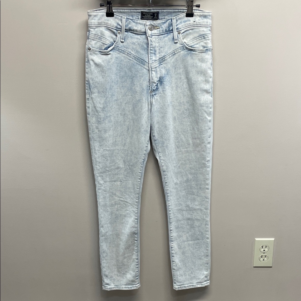 Abercrombie & Fitch Simone High Rise Ankle Flare Light Wash Jeans V-Front 28/6R